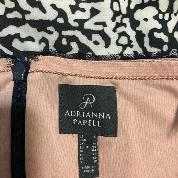 Navy blue lace gown. - Picture 4 of 8